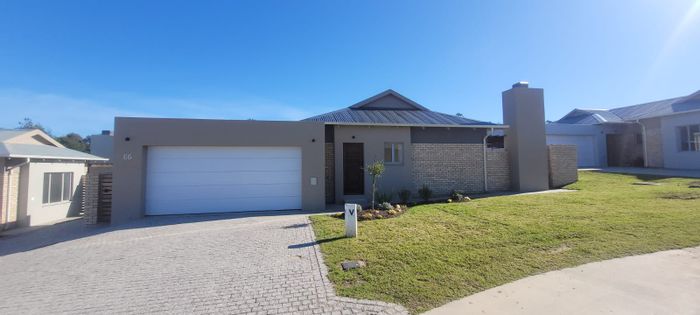 Mooikloof Country Estate: House For Sale with 3 Bedrooms, Inverter, and Double Garage.