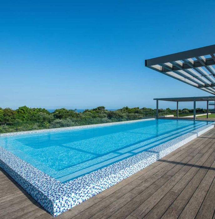 To Rent: 2 Bed Apartment in Sibaya with Pool, Parking, and Utilities Included.