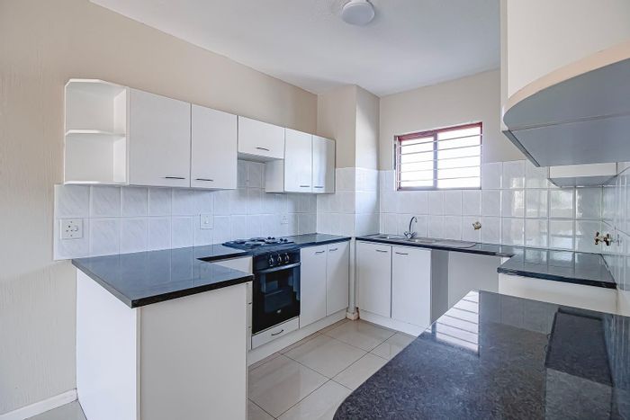 Property #2160574, Apartment pending sale in Strathavon
