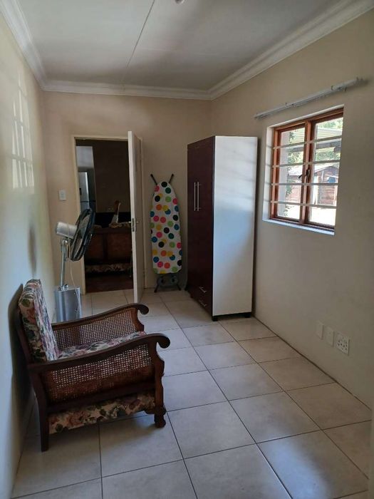 Property #2320239, Cottage Rental Monthly in Murrayfield