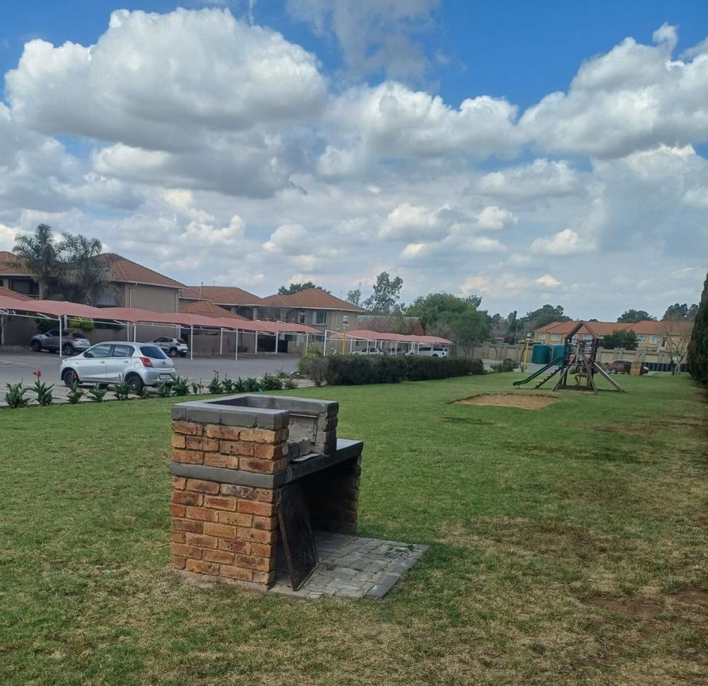 Communal braai/Jungle Gym