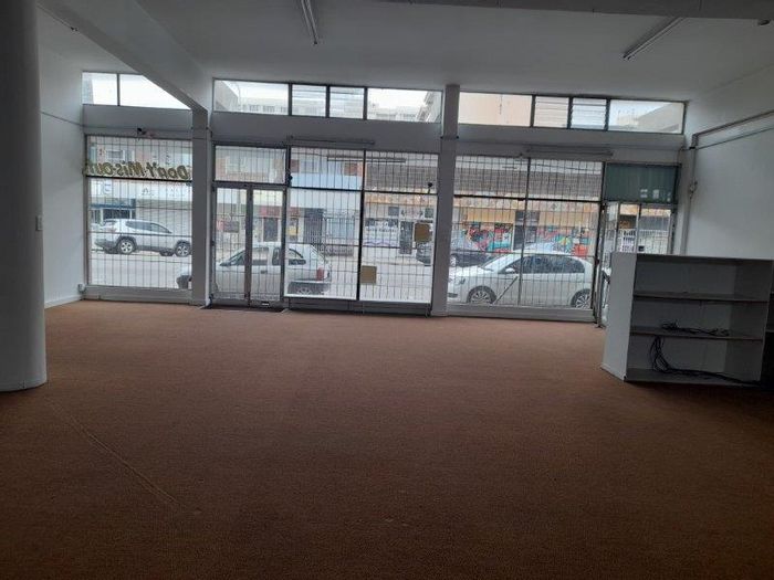 Property #2179498, Retail rental monthly in Central