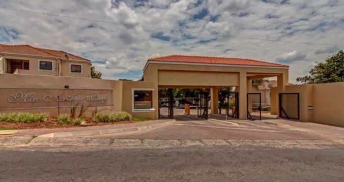 Property #2142751, Apartment rental monthly in Robindale