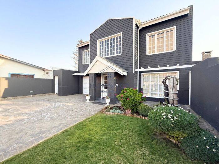 Property #2406704, House For Sale in Walvis Bay Central