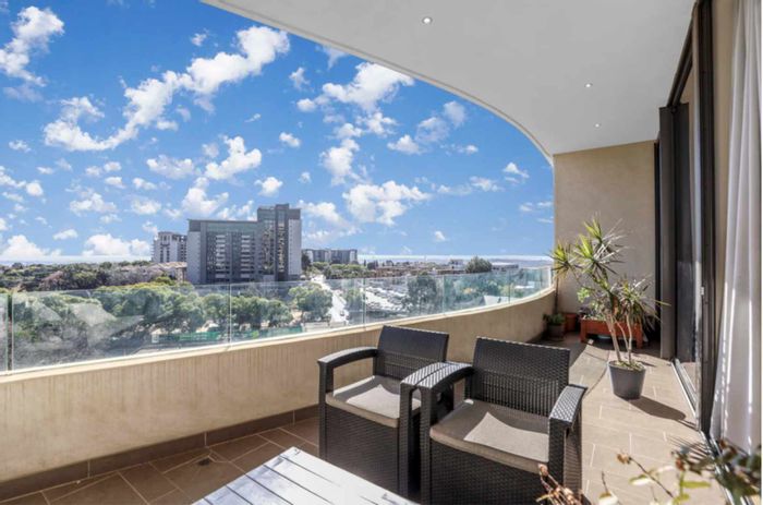 Morningside Apartment To Rent: 2 Bedrooms, Rooftop Pool, Gym, and Concierge Services.