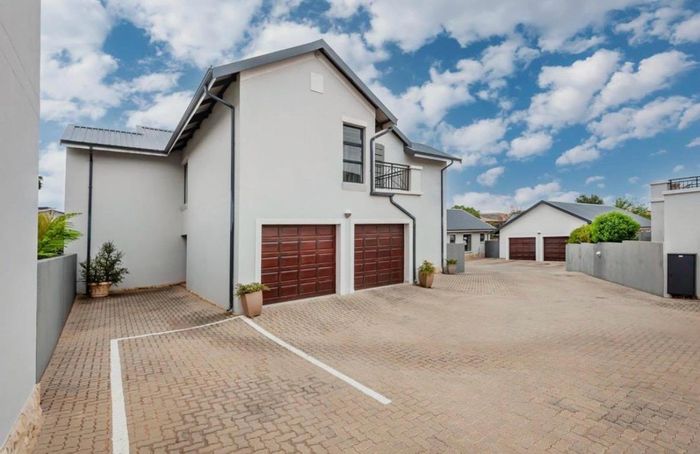 For Sale: Meyersdal Cluster with 4 en-suite bedrooms, garden, and nature reserve access.