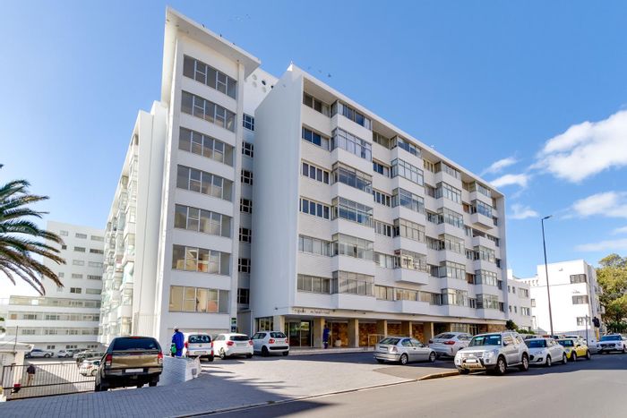 Property #2192334, Apartment pending sale in Sea Point