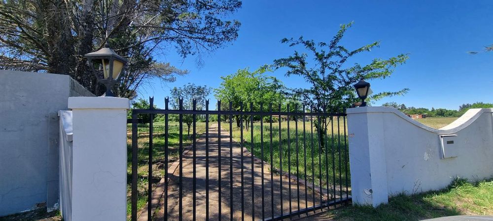 Entrance gate