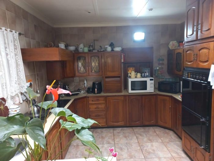 Spacious 4-Bedroom Home with Flatlet for Sale in Lyttelton Manor - No Loadshedding!