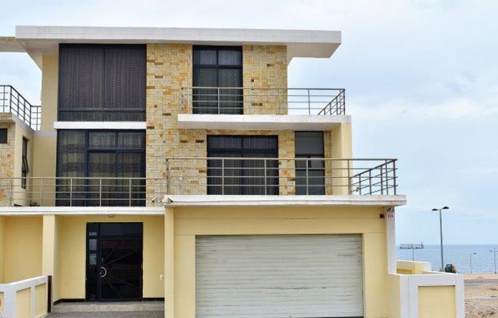 For Sale: House at Afrodite Beach with 5 en-suite bedrooms and sea views.