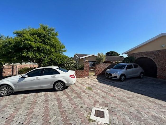 Property #2080645, Townhouse Rental Monthly in Newton Park