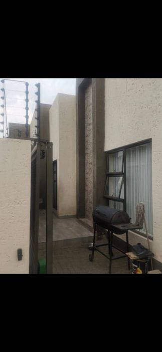 Property #2430627, House For Sale in Khomasdal