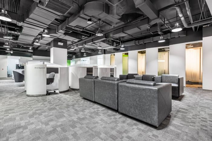 Office To Rent in Sunninghill: Private space, coworking access, parking, and amenities.
