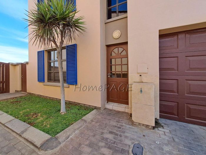 Property #2206596, Townhouse for sale in Fairways Estate