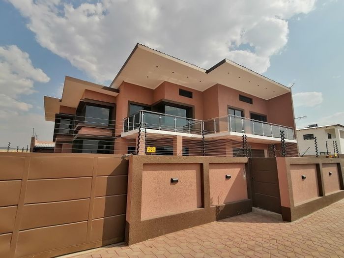 Property #2102475, House for sale in Academia Extension 1