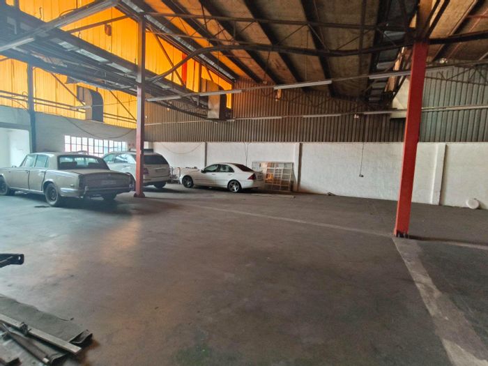 335m2 Industrial Warehouse To Rent in Pinetown North Industria with office, security, and 3-phase power.