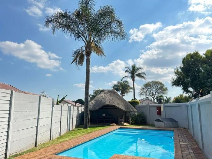 Rooihuiskraal Townhouse For Sale: 2 beds, private garden, communal pool, secure complex.