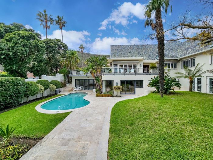 Fresnaye House To Rent: 4 bedrooms, pool, terrace, garage for 4 cars.
