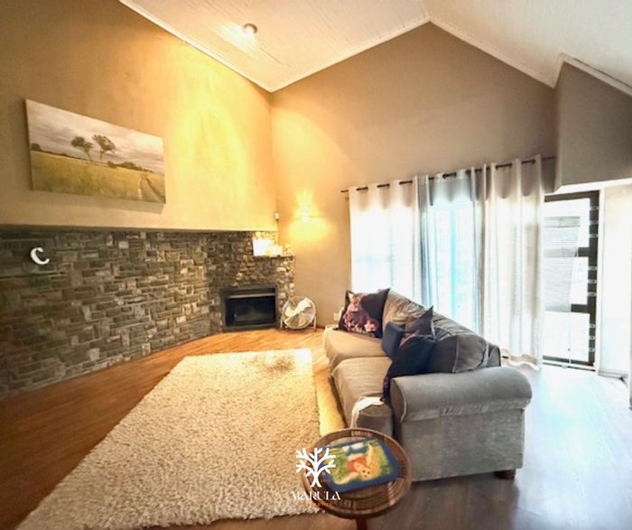 For Sale: Spacious Ludwigsdorf house with pool, office, and business rights.