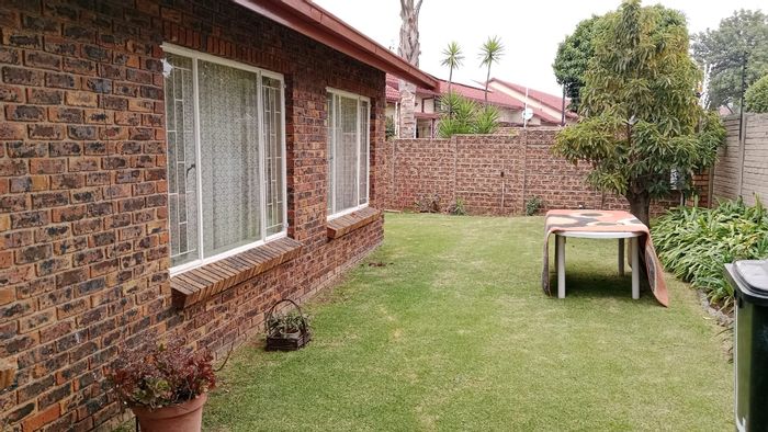 Property #2167103, Townhouse for sale in Kempton Park Ext 5