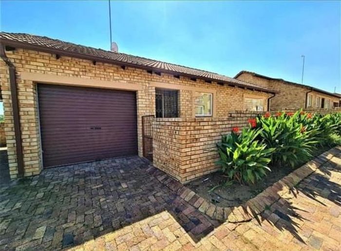 Property #2220869, Townhouse rental monthly in Sasolburg Central