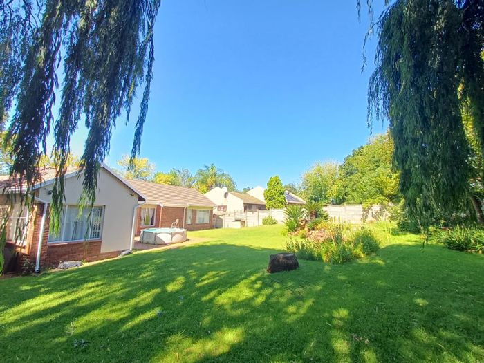 Bromhof House For Sale: 3 Bedrooms, garden, double garage, potential pool reinstatement.