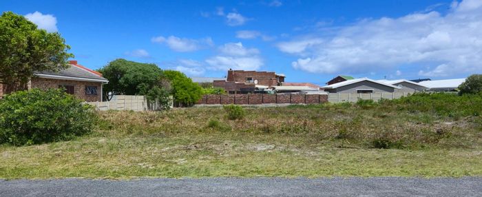 Vacant Land Residential For Sale in Franskraal: 735m2, beach access, mountain views.