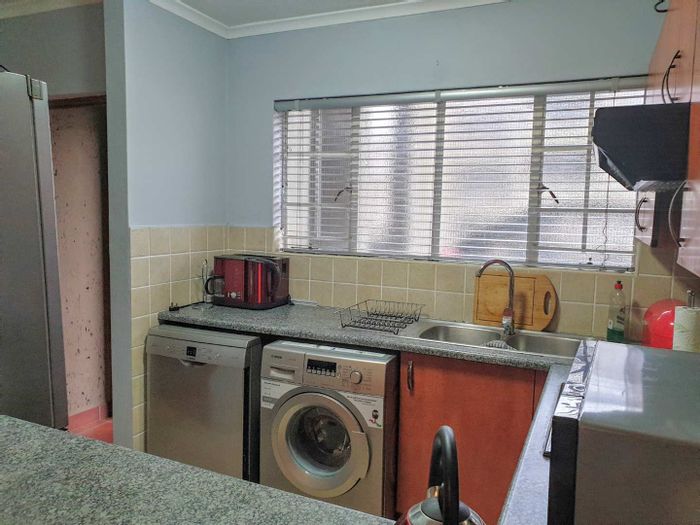 Property #2166954, Townhouse for sale in Meredale