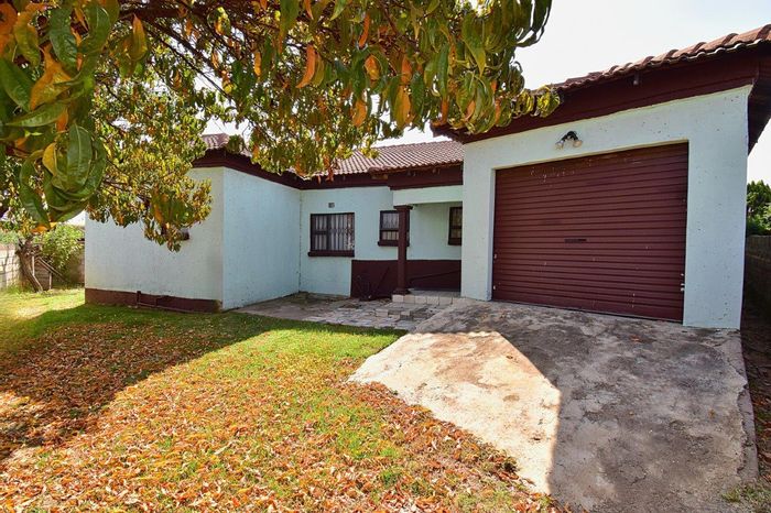 Property #2249335, House for sale in Elspark Ext 4