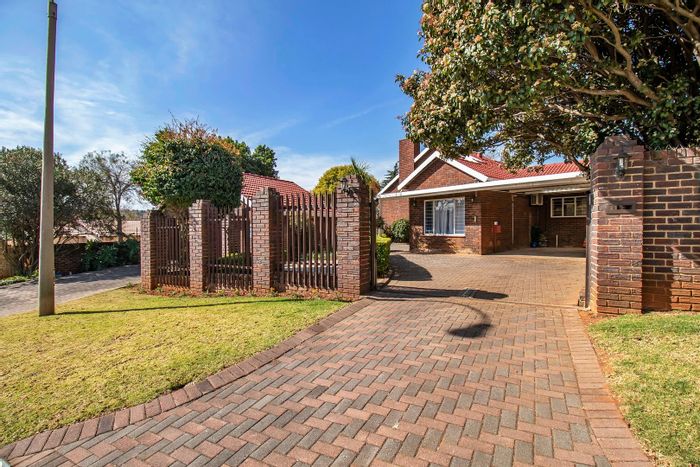 Property #2058638, House sold in Weltevreden Park