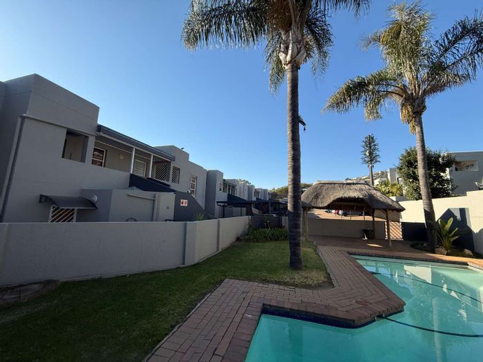Property #2396094, Townhouse Rental Monthly in Constantia Kloof