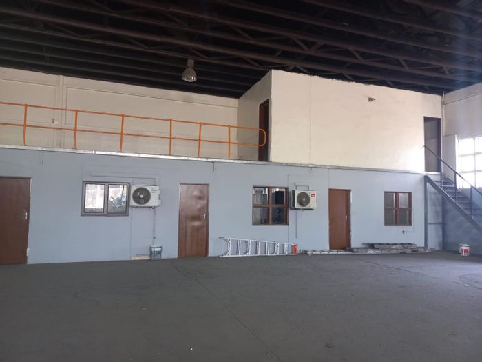 Property #2223146, Industrial rental monthly in Alton