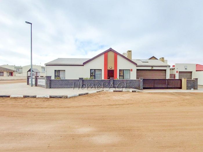 Property #2220917, Townhouse for sale in Swakopmund Central