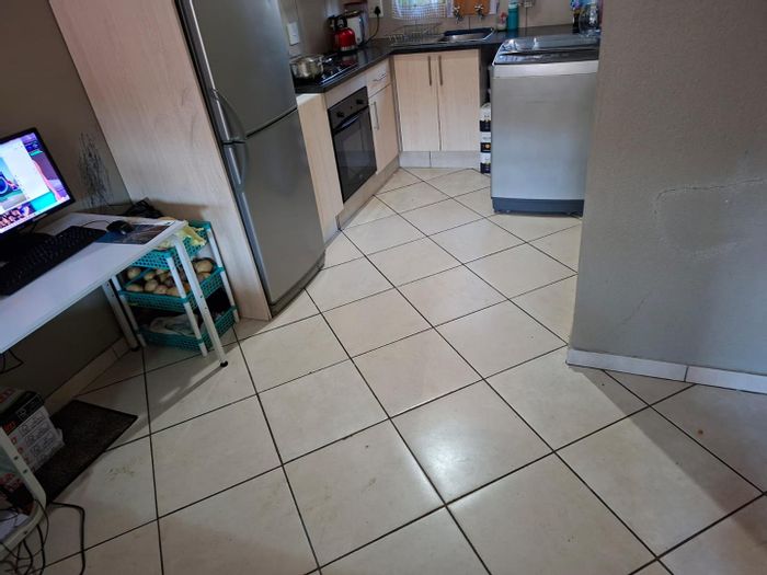 Danville Ext 1 Apartment For Sale: 2-bed, secure area, close to amenities.