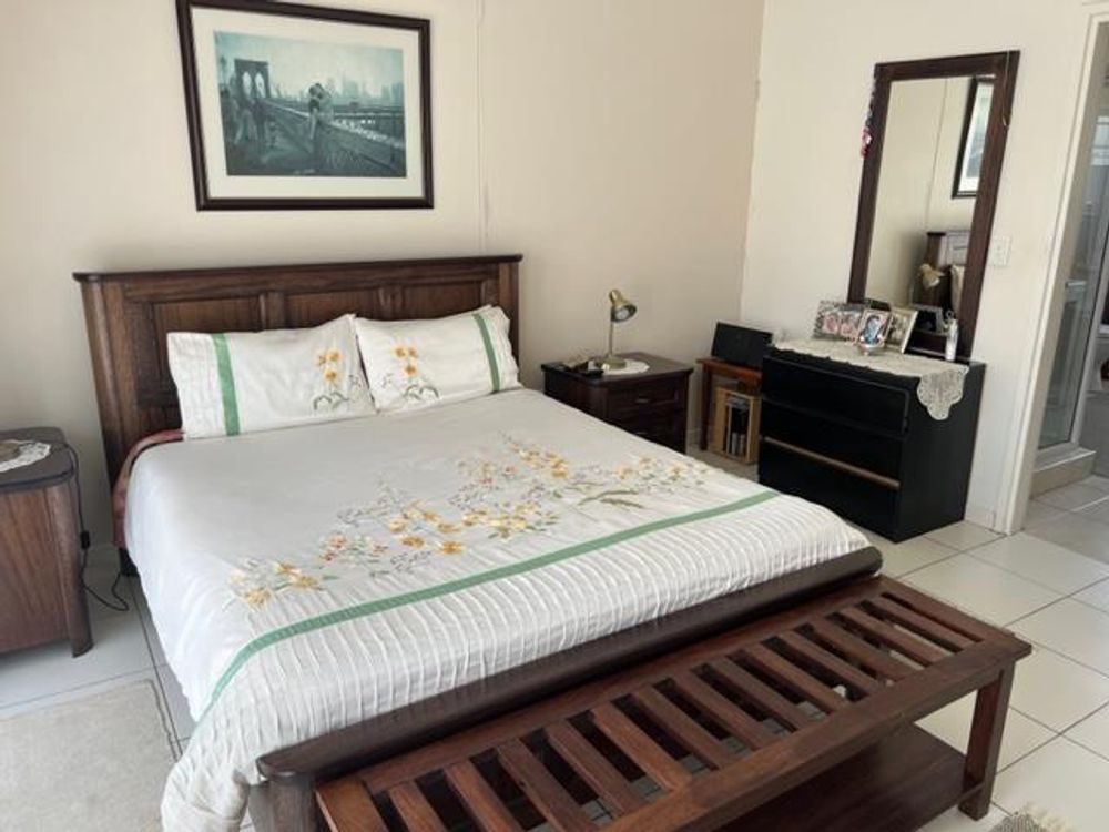 Main house bedroom 2