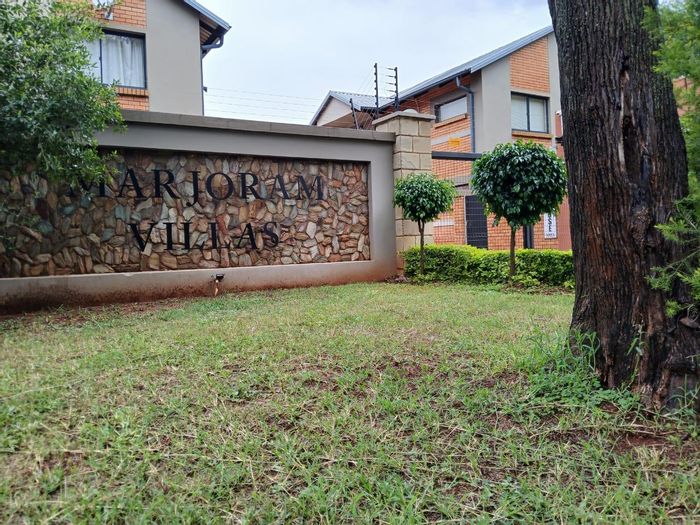 Property #2404839, Apartment For Sale in Annlin