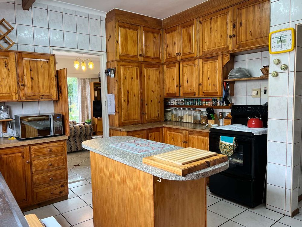 Kleinmond house for sale - fitted kitchen