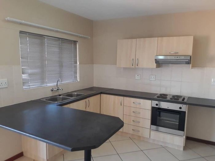 Property #2057905, Townhouse for sale in Dorado Park