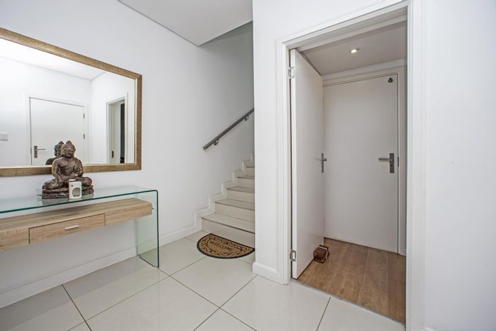 For Sale: Cluster in Bryanston with 3 beds, garden, and 24-hour security.