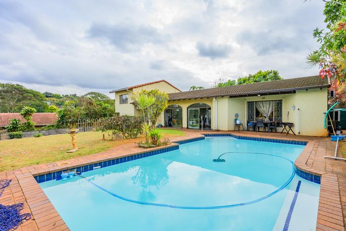 Glen Anil House For Sale: Pool, flatlet, security, spacious garden, close to amenities.