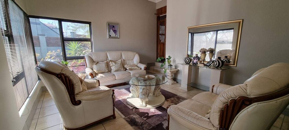 Formal lounge