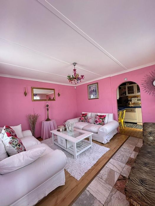 Property #2443423, House For Sale in Portlands