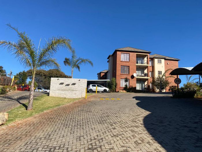Noordheuwel Apartment To Rent: 2 Bedrooms, secure parking, close to amenities.
