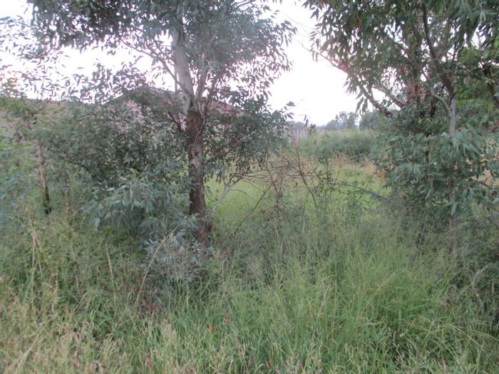 Highbury Vacant Land Residential For Sale: 4,064 m², corner stand, near R59.