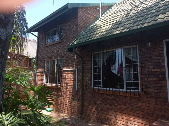 Property #2215936, Townhouse rental monthly in Wapadrand Ext 1