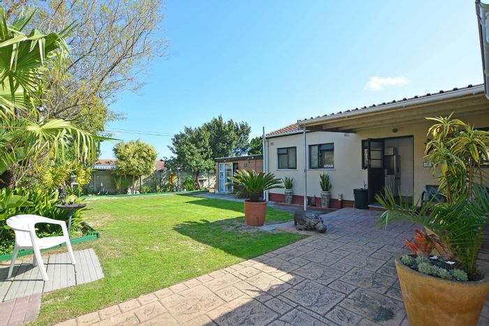 For Sale: Spacious 3-bedroom house with flatlet, garden, and entertainment area in Bothasig.