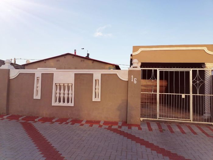 Property #2228059, House for sale in Kwanobuhle