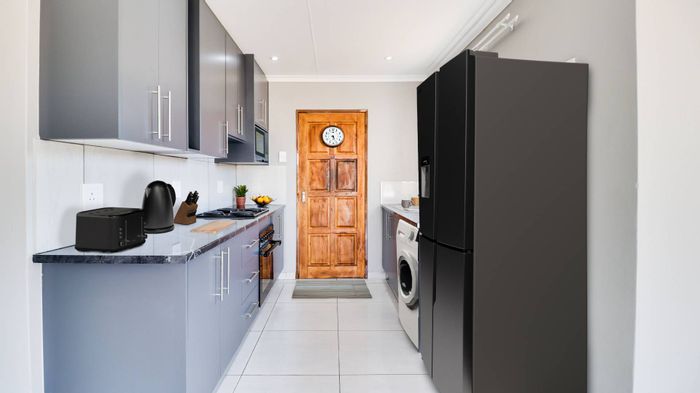 Selcourt House For Sale: 3 Bedrooms, secure estate, customizable features, near amenities.