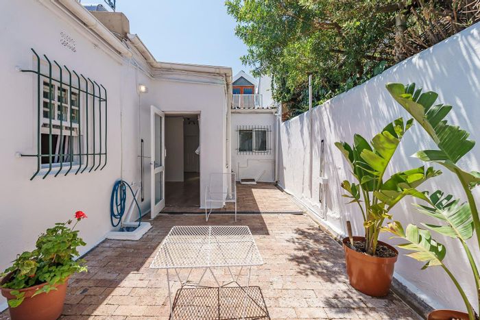 Victorian Cottage To Rent in Observatory: 2 Bedrooms, Private Veranda, Parking Available.