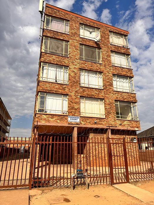 2-Bedroom Apartment To Rent in Pretoria West with pre-paid electricity and transport access.